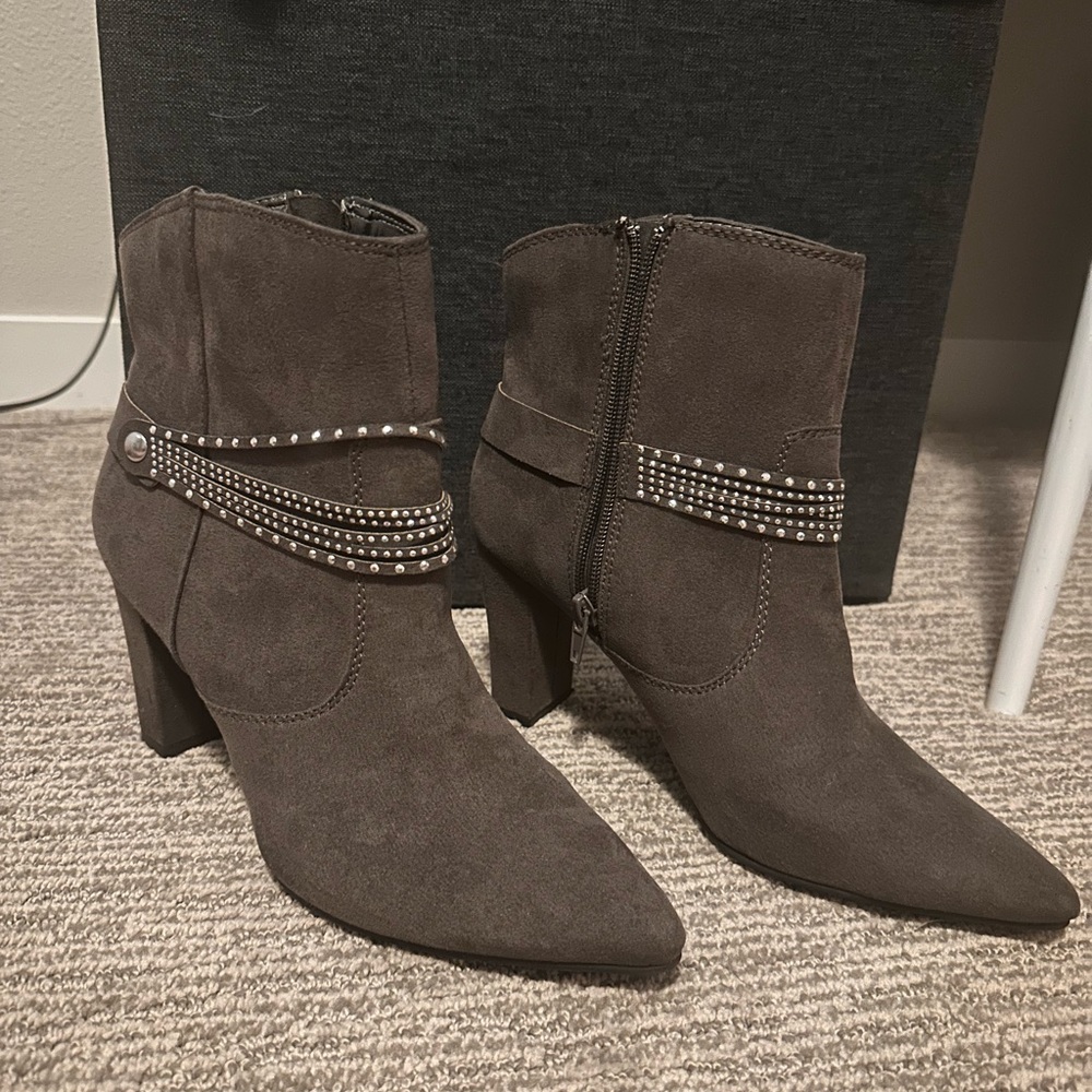 Ann Marino Gray Boots 8.5 - Picture 5 of 5
